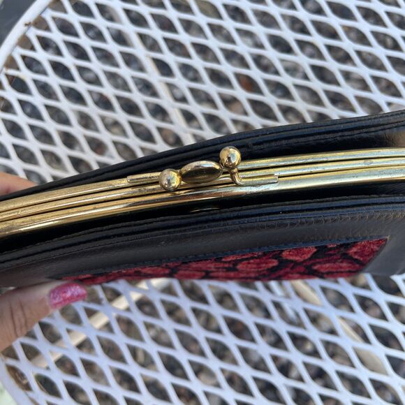 Vintage Tapestry Carpet Bag Red & Black Wallet 1960s Double Kiss Closure - Picture 3 of 8